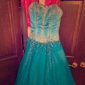 Formal dress. Purchased for $400. Size 6.